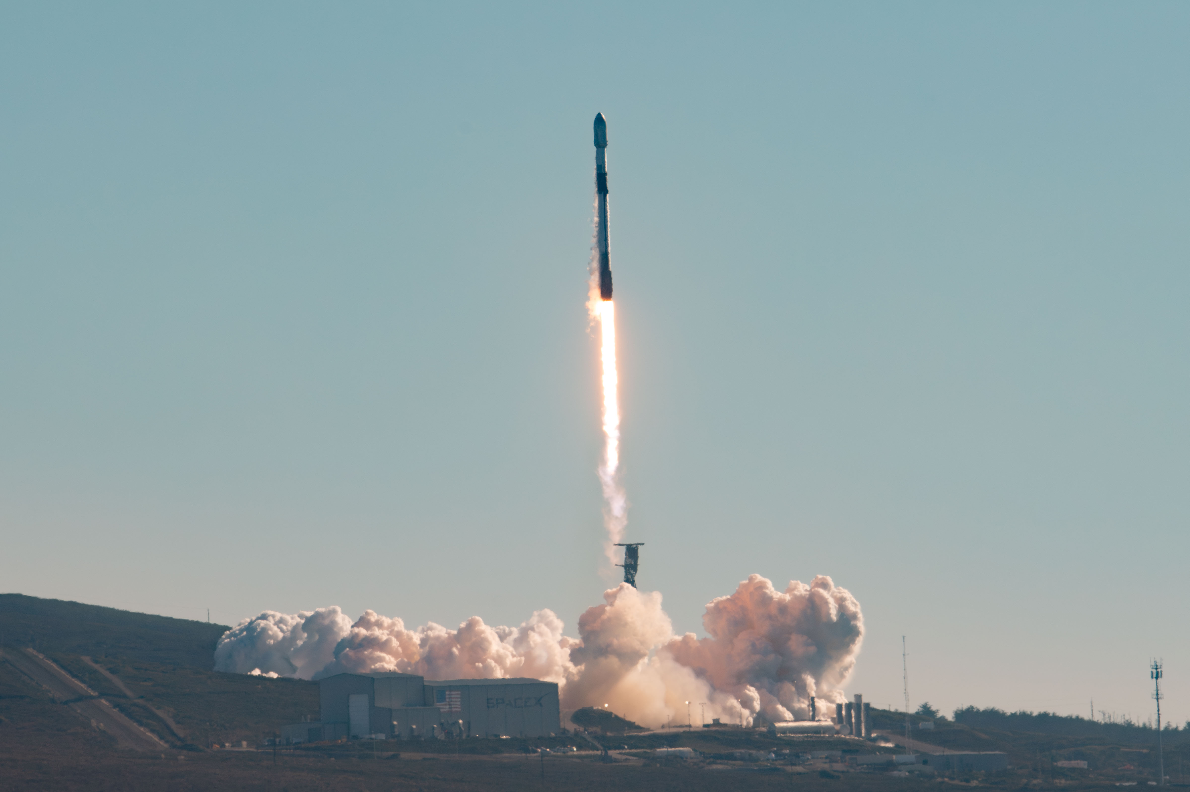 SpaceX Falcon 9 launches the Space Development Agency T1TL-C mission to low-Earth orbit from Space Launch Complex 4E at Vandenberg Space Force Base, Calif., Oct. 15., 2025