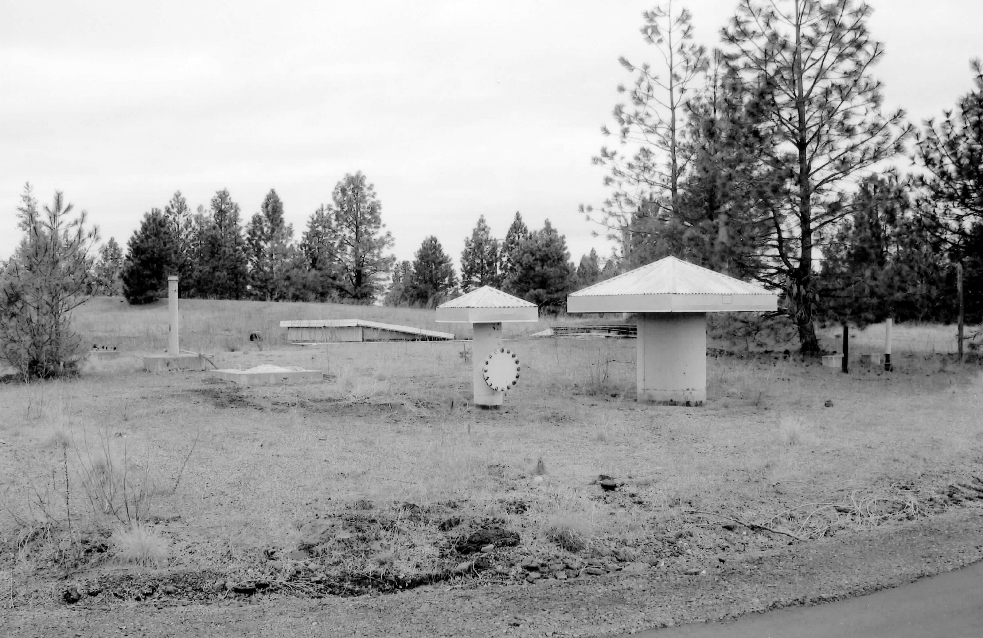 Launch Operations Building roof and ventilation equipment (2006)