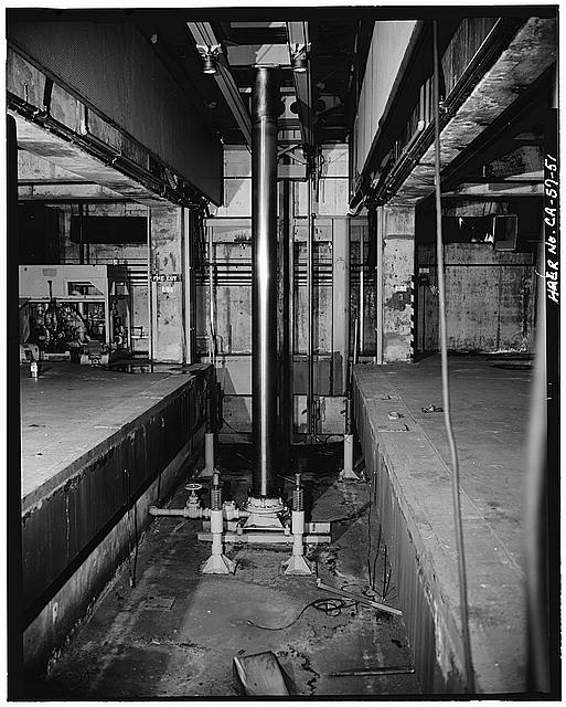 FRONT VIEW OF ELEVATOR LIFT IN 'CATFISH' SILO