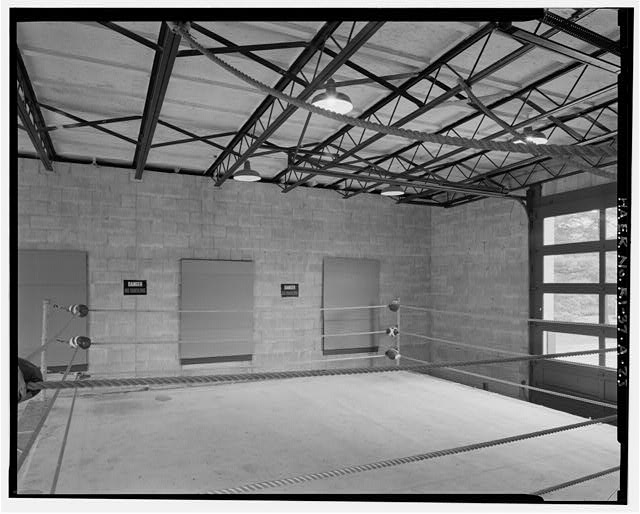 Launch Area, Missile Assembly Building, interior view VIEW NORTHWEST