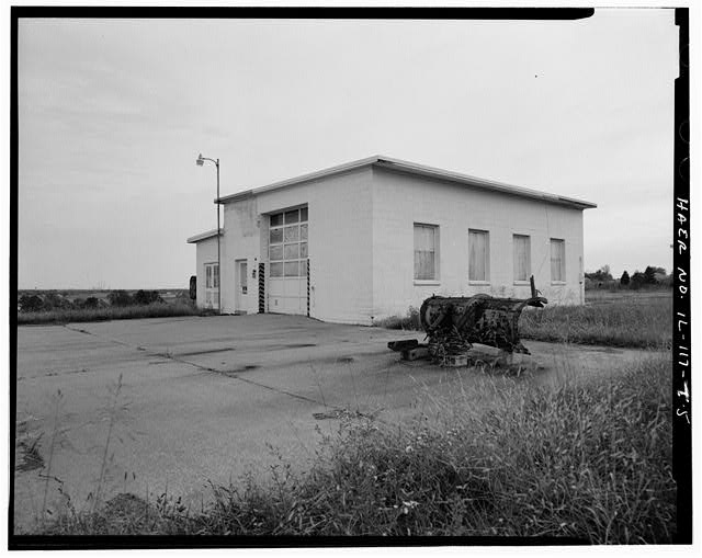 MISSILE TEST AND ASSEMBLY BUILDING, FRONT AND RIGHT SIDES, LOOKING SOUTHEAST