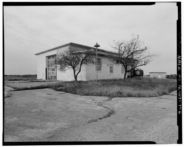 MISSILE TEST AND ASSEMBLY BUILDING, REAR AND LEFT SIDES, LOOKING NORTHWEST