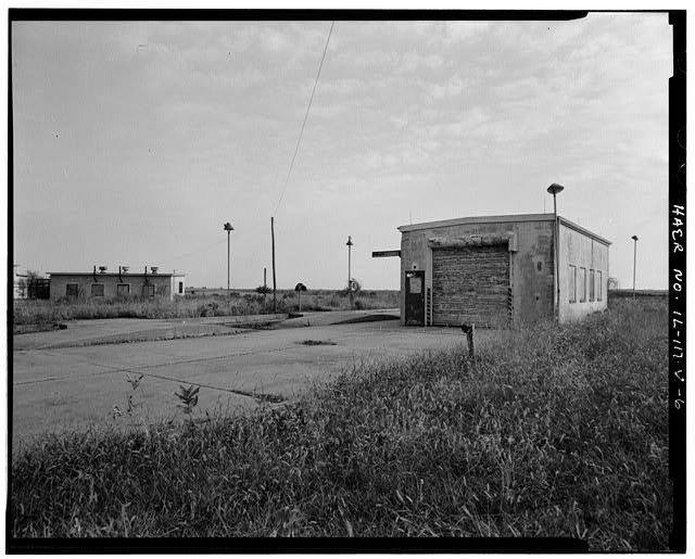 WARHEADING BUILDING, REAR AND LEFT SIDES, CENTER OF BERM, NO LONGER IN EXISTENCE, LOOKING SOUTHEAST