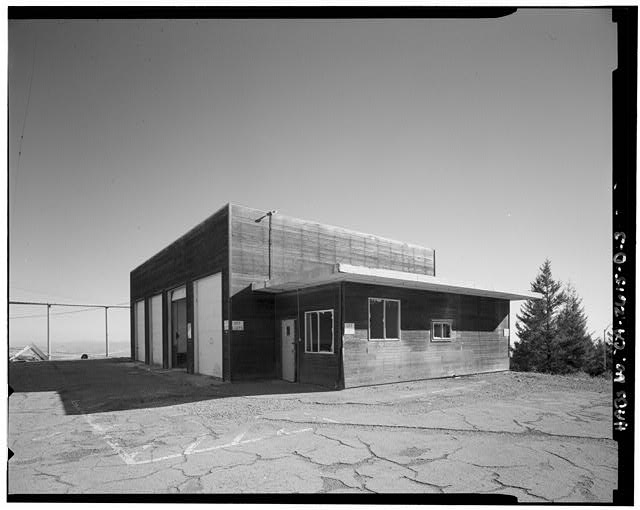 Mill Valley Radar Station EXTERIOR OBLIQUE VIEW OF BUILDING 104, LOOKING SOUTH.