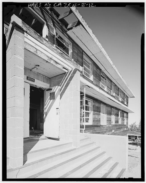 Mill Valley Early Warning Radar Station OBLIQUE VIEW OF THE FRONT OF THE BACHELOR AIRMEN QUARTERS, BUILDING 204, LOOKING NORTHWEST.