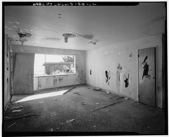 Mill Valley Early Warning Radar Station  INTERIOR LIVING ROOM OF BUILDING 600, LOOKING SOUTH.