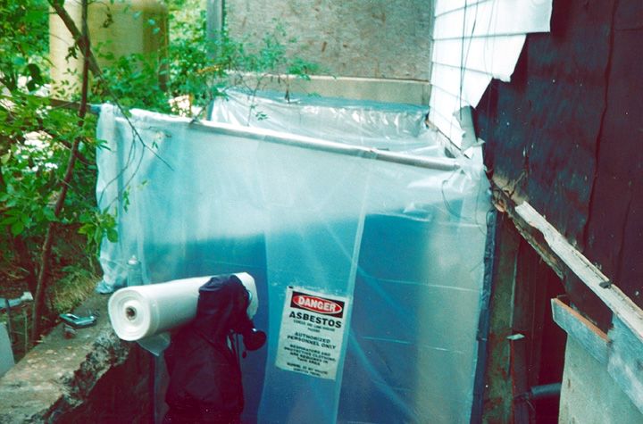 DERP FUDS site cleanup at Newport. Asbestos abatement (mechanical room) at former D 57/58 in Newport, MI.   Photo taken 31OCT1996 - Army Corps of Engineers