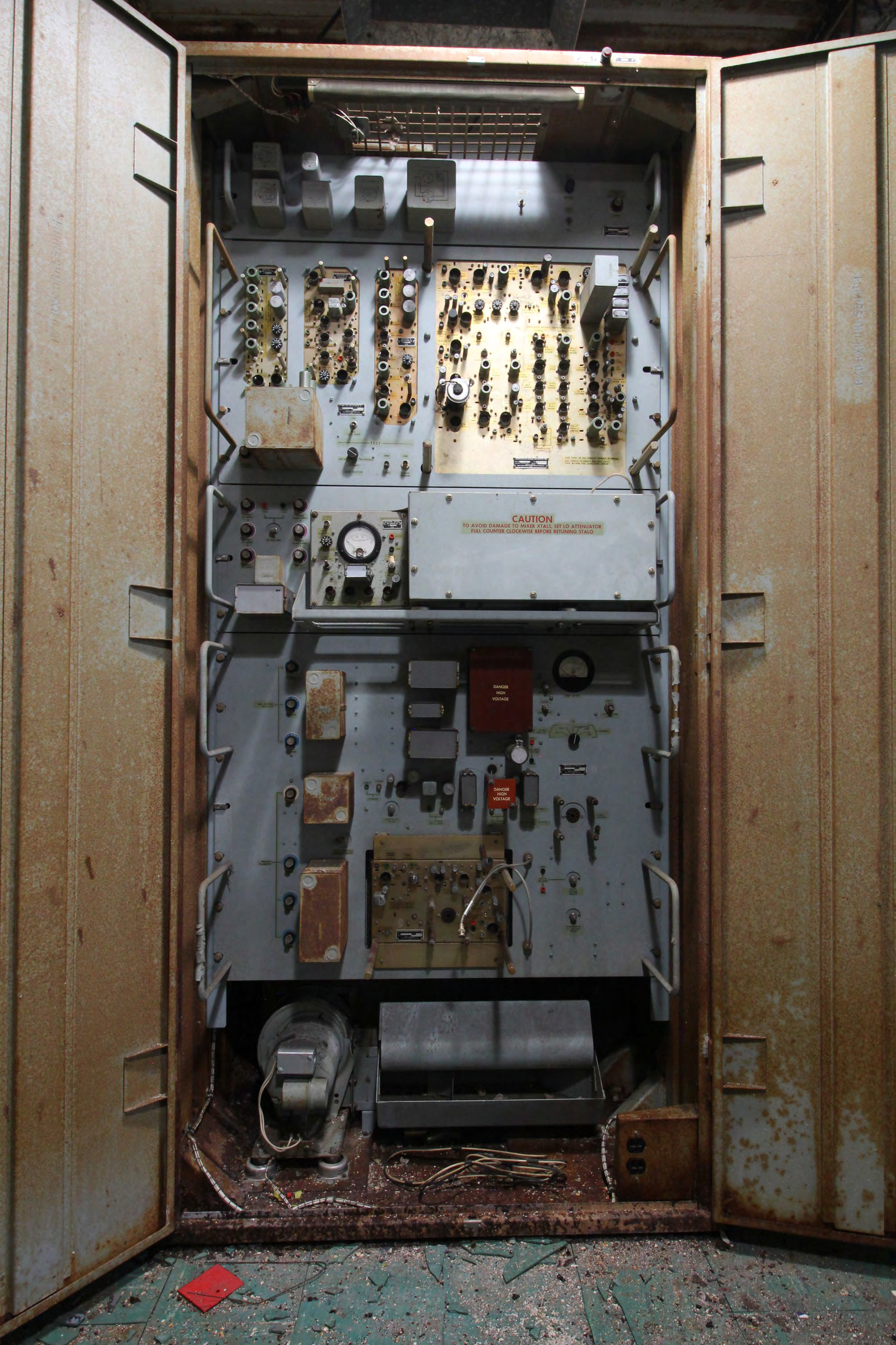 A-Channel FPS-18 radar receiver, from west